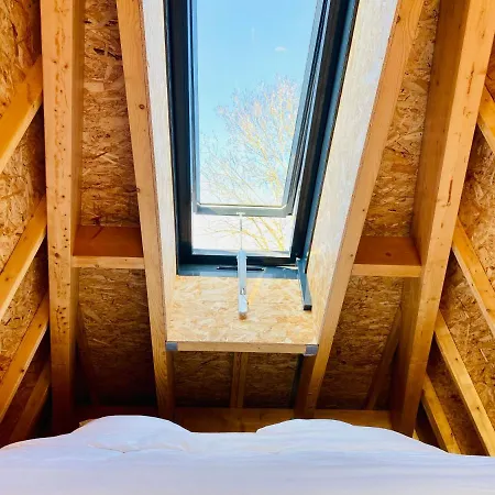 Деревянный коттедж Cap Orne *